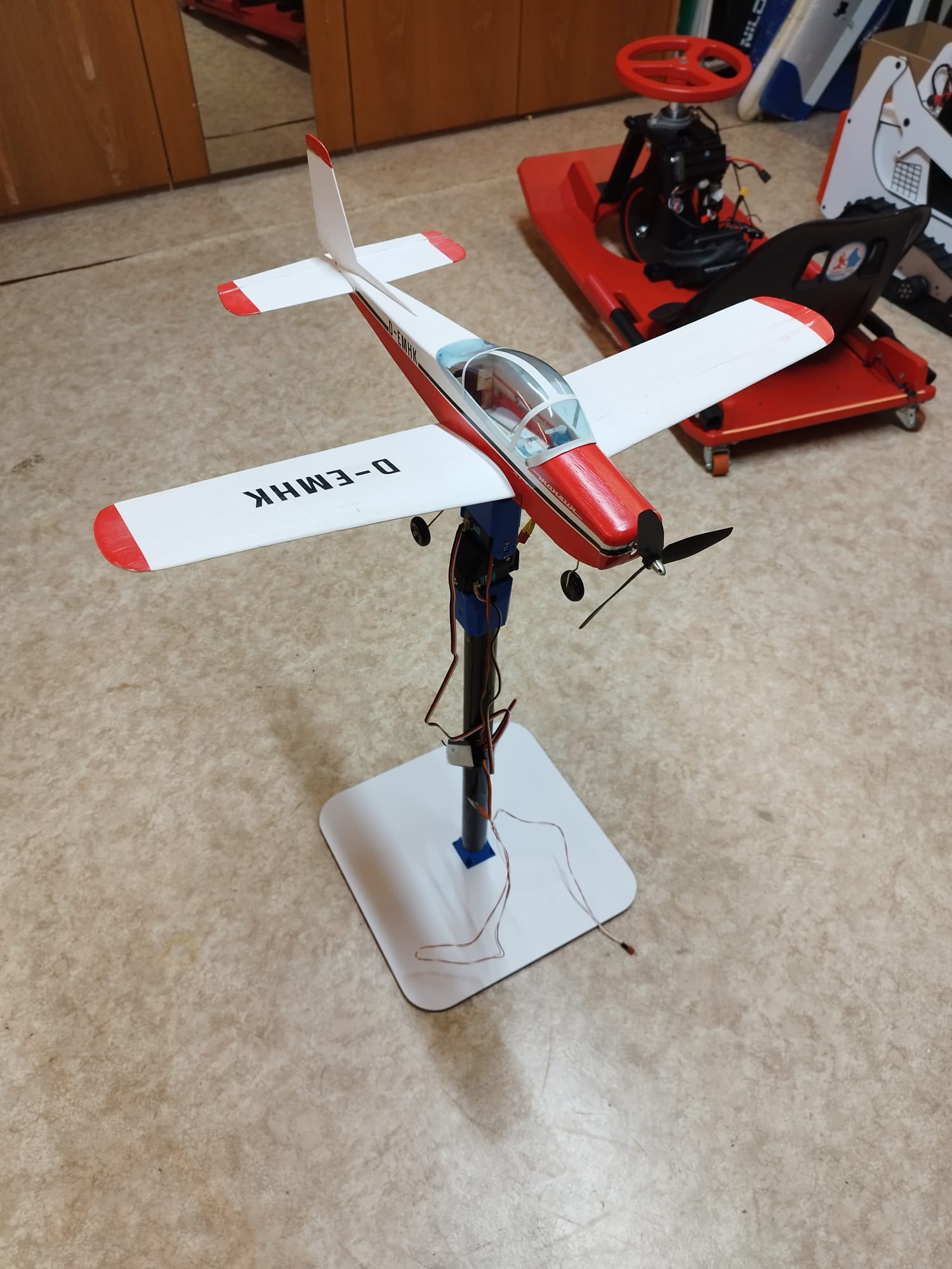 Warum fliegt ein Modellflugzeug? project image